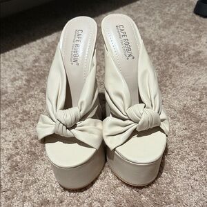 Cape Robbin Ivory Platform Mule Heels | Sculptural Heel | Size 8